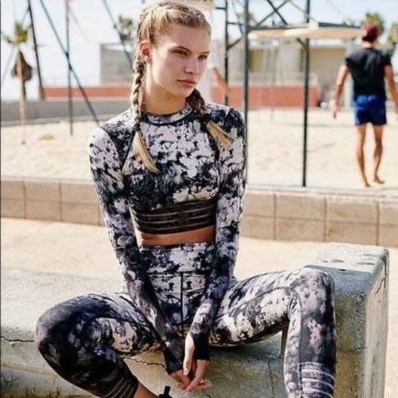 Free People Idris Long Sleeve Layer - Picture 2 of 5